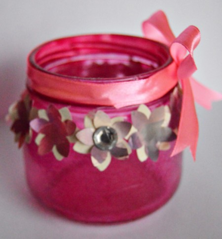 Floral Glass Jar Wedding Favor - glue ribbon around the screw portion of the jar, make a bow and glue in place. Add a stick on bit of bling to each flower center