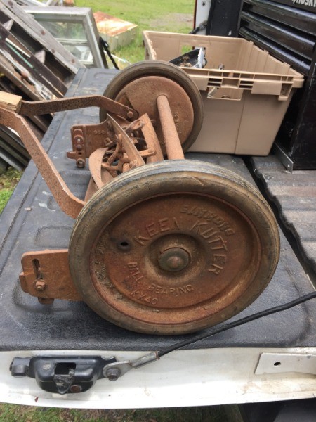 Value of a Shapleigh Hardware Co. Keen Kutter Reel Mower - mower on truck tailgate