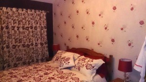 Discontinued B&Q Wallpaper - red floral wallpaper in bedroom