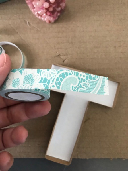 Monogram Initial Picture Frame Art - leave the letter plain or add washi tape