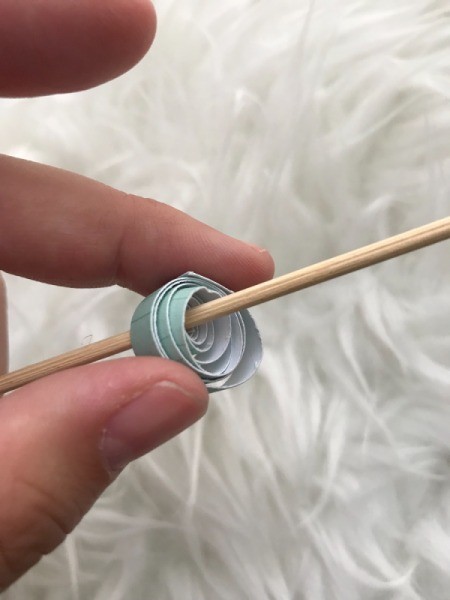 Monogram Initial Picture Frame Art - this creates paper swirls