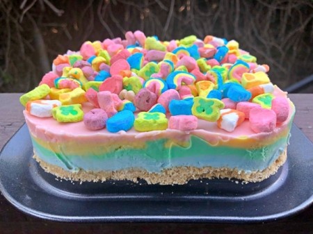 finished no-bake cheesecake