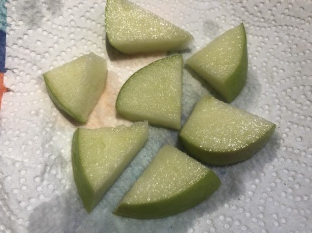 How to Make Sushi Cakes - apple slices drying on a paper towel