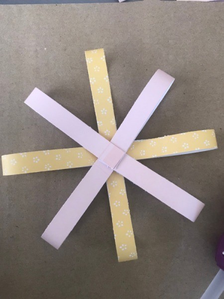 Paper Floral Garland - 8 petaled flower