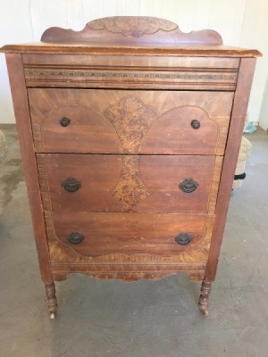 Age and Value of a Chest of Drawers - antique chest of drawers