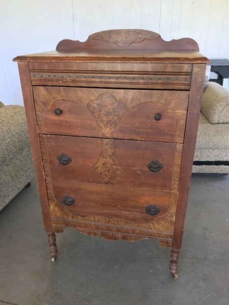 Age and Value of a Chest of Drawers