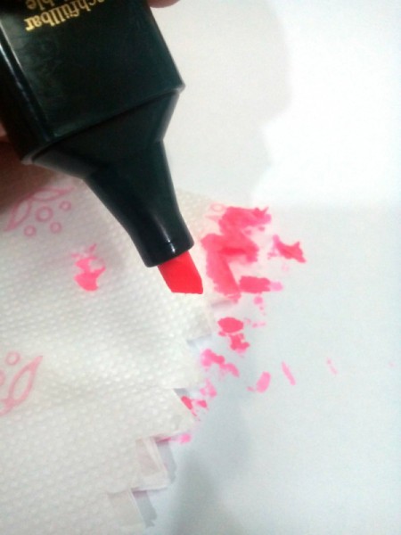 Making a Flower Pen - using marker to color edges