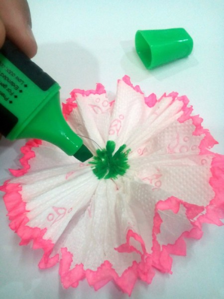 Making a Flower Pen - color the flower center with a marker