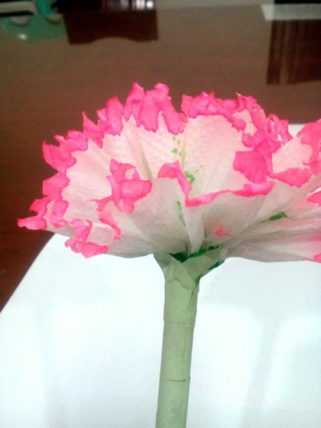 Making a Flower Pen - stick flower in the center