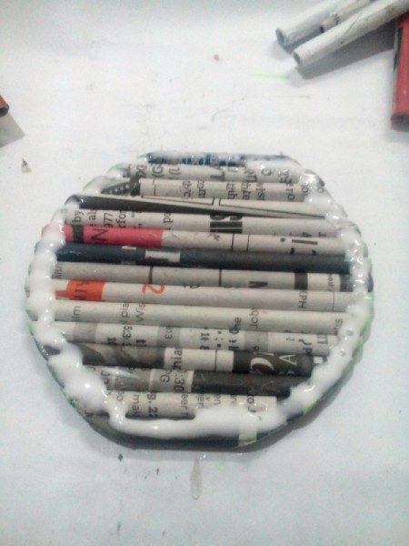 Newspaper Pen Organizer - put a ring of glue around the edge of the base