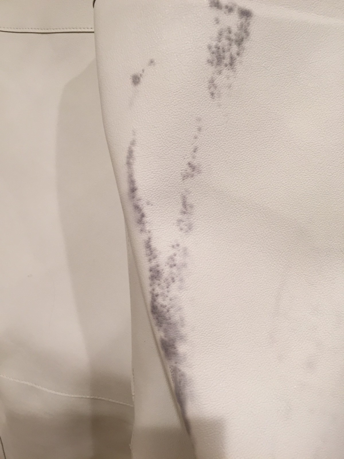 Removing Dye Transfer From Faux Leather, How To Remove Blue Jean Dye From White Leather Sofa