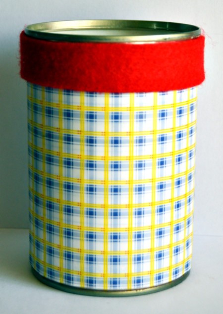 Dressed Up Pen Holder for Father's Day - glue on red felt collar back