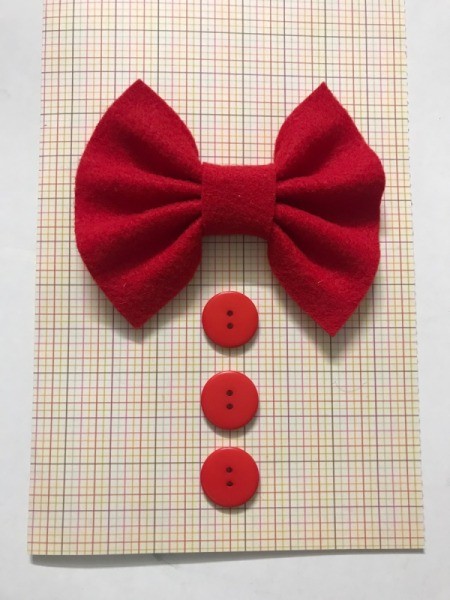 Father's Day Bow Tie Card - position the bow tie and buttons and glue in place