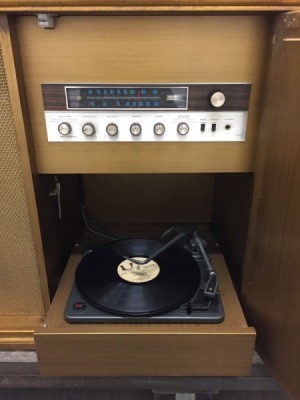 Value of a Console Record Player  - controls and turntable