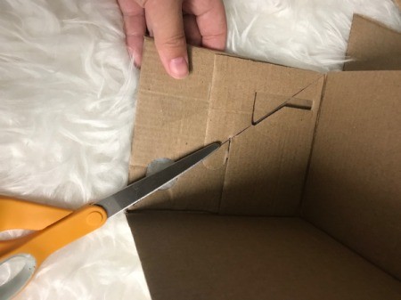 Recycled Cardboard Shelf - cut along the line