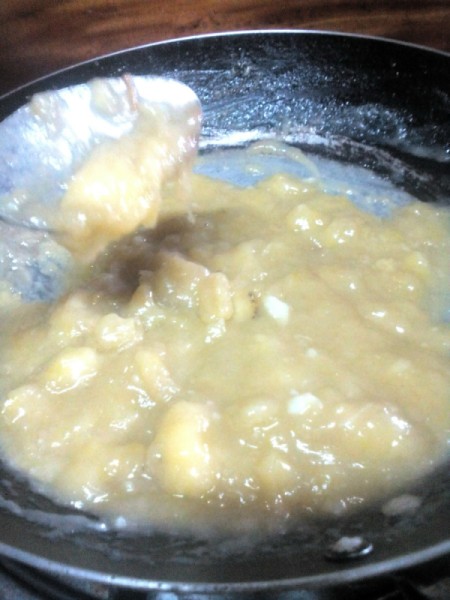 thickened banana pastel in pan