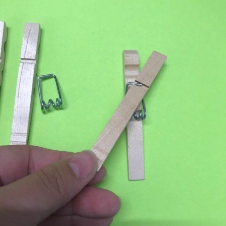 Mini Wooden Clothespin Easel - separate 3 pins
