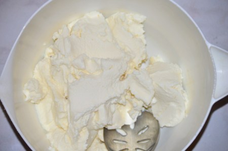 ricotta in bowl
