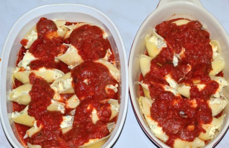 pasta sauce on stuffed shells