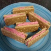 sweetened Cream Cheese filling in graham crackers