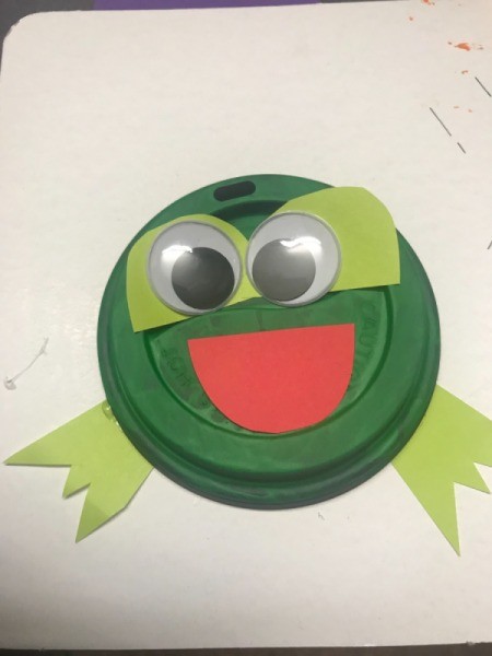 Recycled Coffee Lid Animals - finished frog