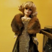 Identifying a Dandee Doll - doll wearing evening dress with a ful stole.