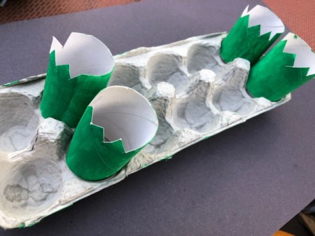 Egg Carton Alligator - glue 2 in the last row of cups and two in the second from the other end