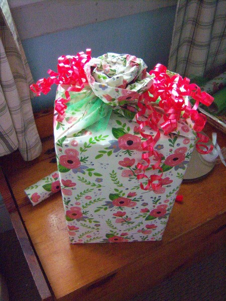 Flower Gift Wrapping - curling ribbon added to complete