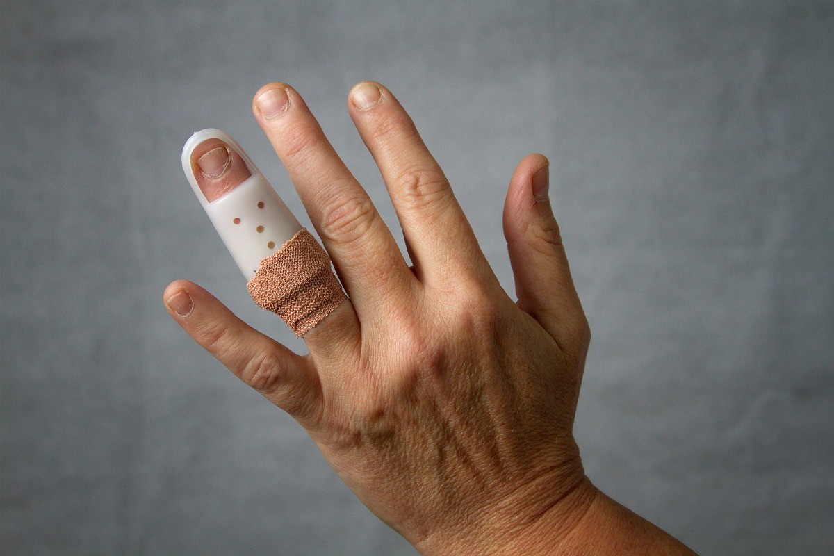 how-to-make-a-finger-splint-thriftyfun