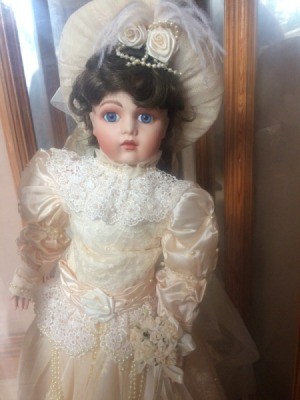 Identifying a Porcelain Doll