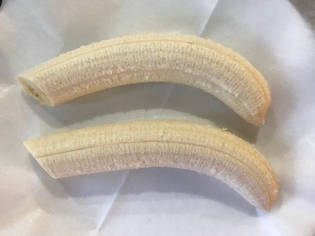 2 peeled bananas
