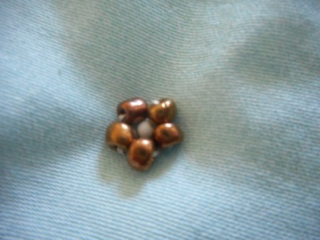 Tufting a Comforter - finished bead flower