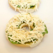 Pesto Pizza Bagels