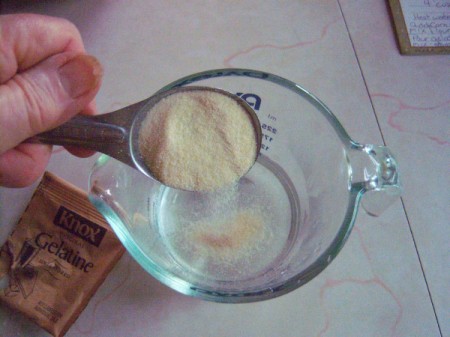 Bird Seed Heart Wedding Favors - add powdered gelatin to warm water