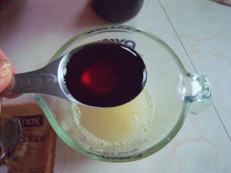 Bird Seed Heart Wedding Favors - add molasses to gelatin and water mixture