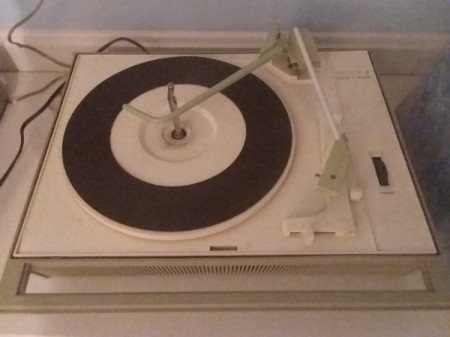 Value of a Zenith Solid State -Portable Record Player - record player