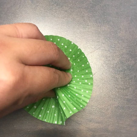 Happy Birthday Gift Bag - using fingers to scrunch up the liner