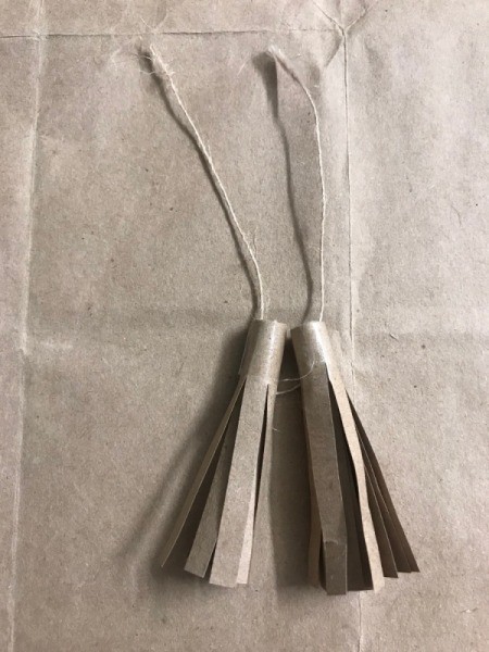 Simple Tassel Bow Gift Topper - thread the twine through the two tassles