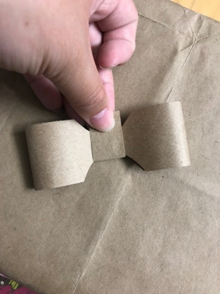 Simple Tassel Bow Gift Topper - center created