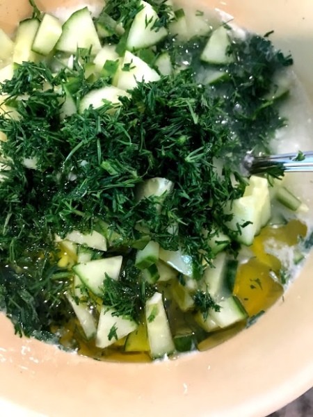 cucumbers and dill mixed
