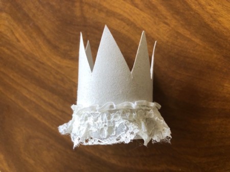 Making Cardboard Tube Crowns | ThriftyFun