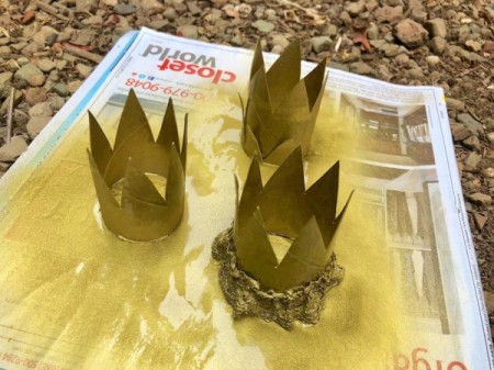 Cardboard Tube Crowns - spray paint them all gold
