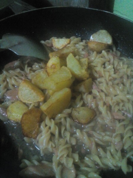 Potato added to pasta and tuna