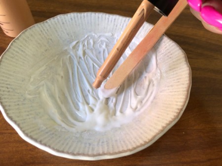 DIY Pore Minimizing Face Primer - add foundation and mix