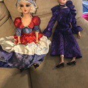 Identifying Porcelain Dolls - dolls with lots of eye makeup