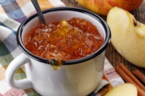 Cinnamon Applesauce Jello in a mug.