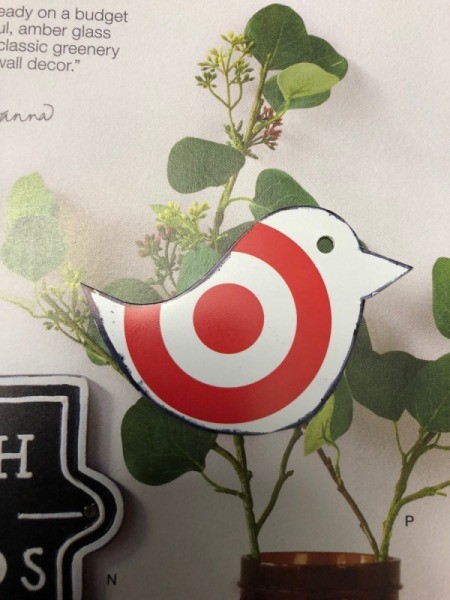 Upcycle Giftcard to Keychain with a Fob - card shape on a magazine page