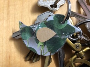Upcycle Giftcard to Keychain with a Fob - bird shaped fob on a key ring