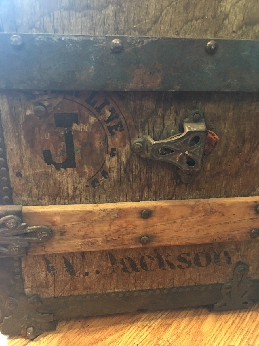 Determining the Value of an Antique Steamer Trunk? | ThriftyFun