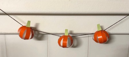 Pumpkin Garland - hanging on mantle